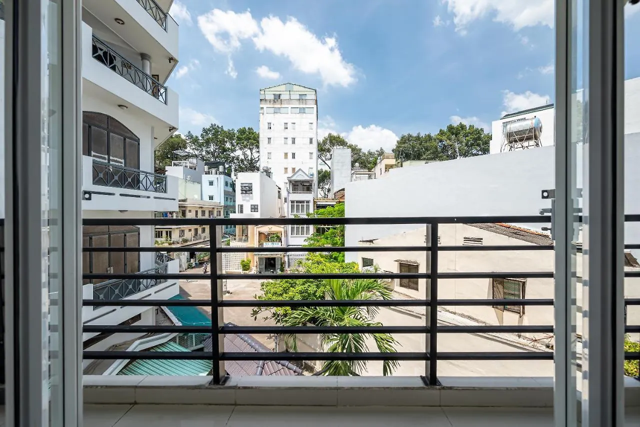 Cozrum Homes - Retro House Ho Chi Minh City Apartment